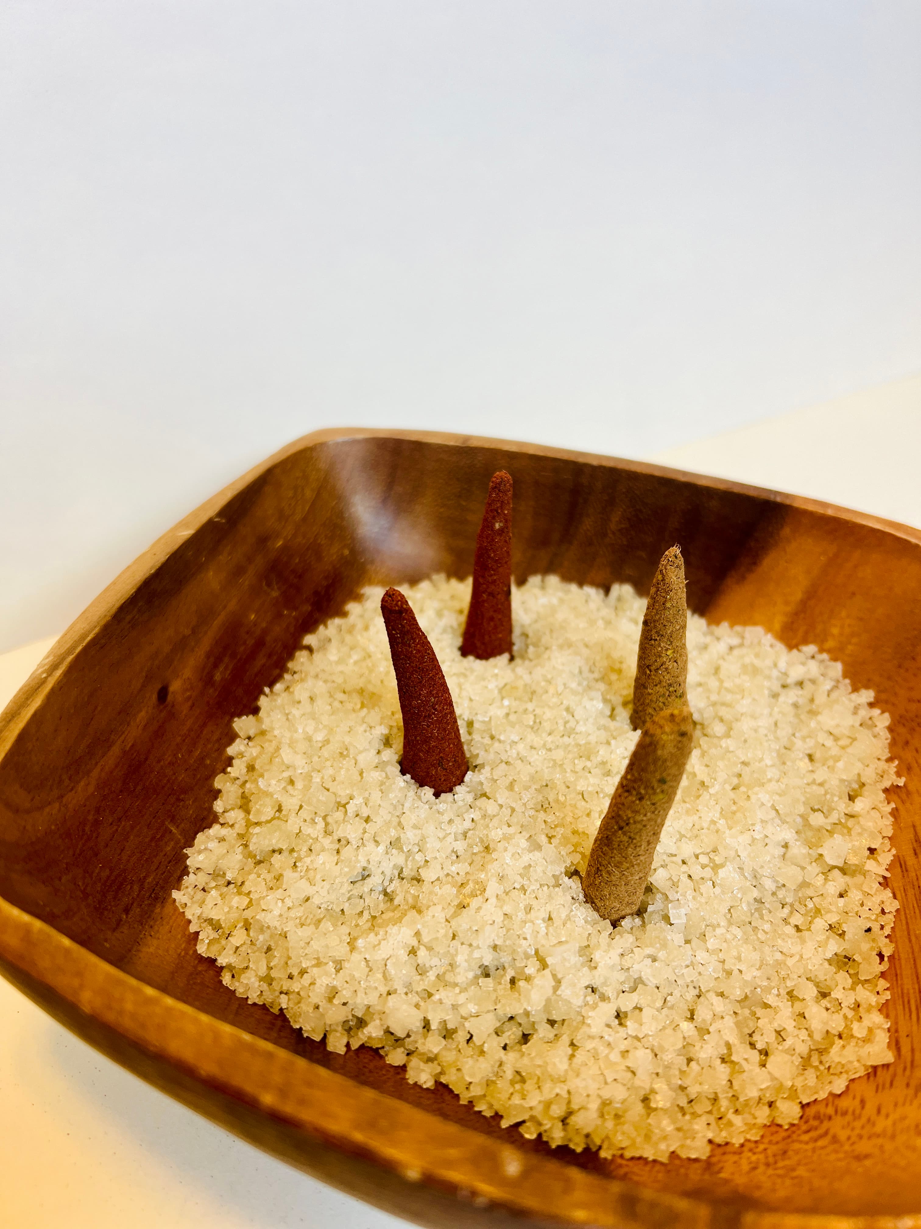 Cônes d'encens x9 (terre) ~ chêne, benoîte urbaine, petit grain bigarade