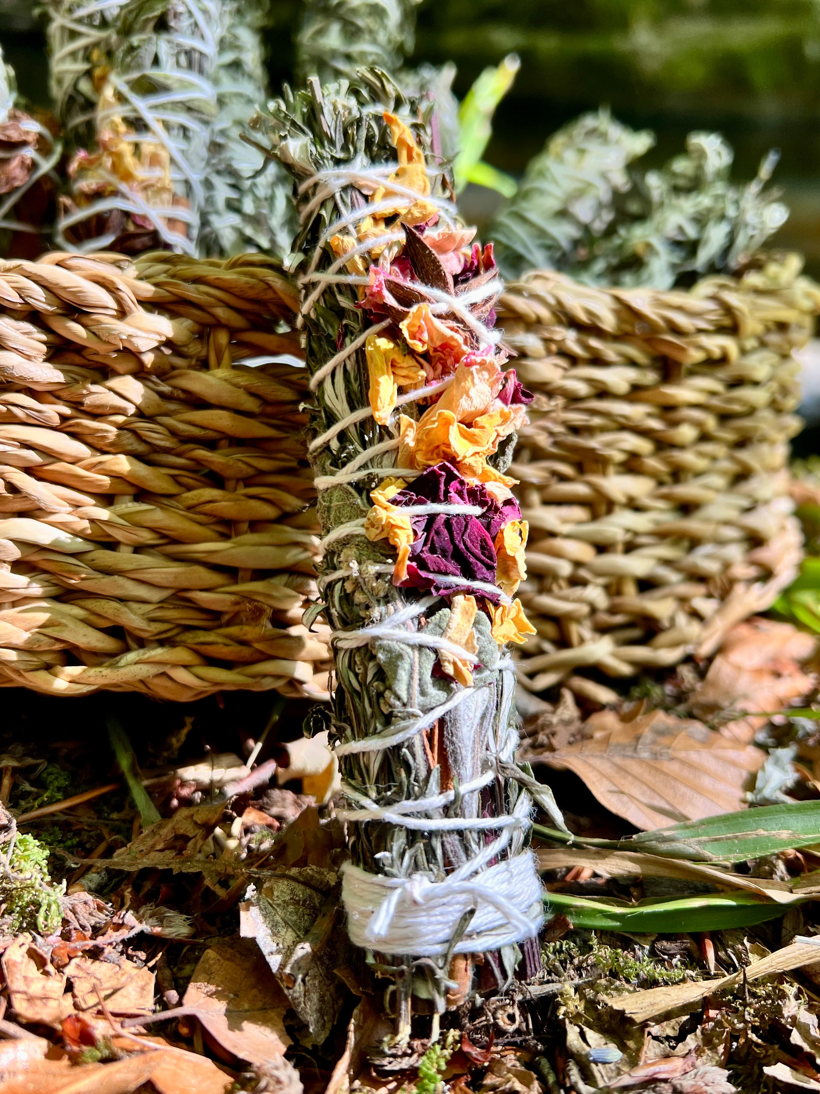Bouquet d'armoise et rose à fumiguer 
