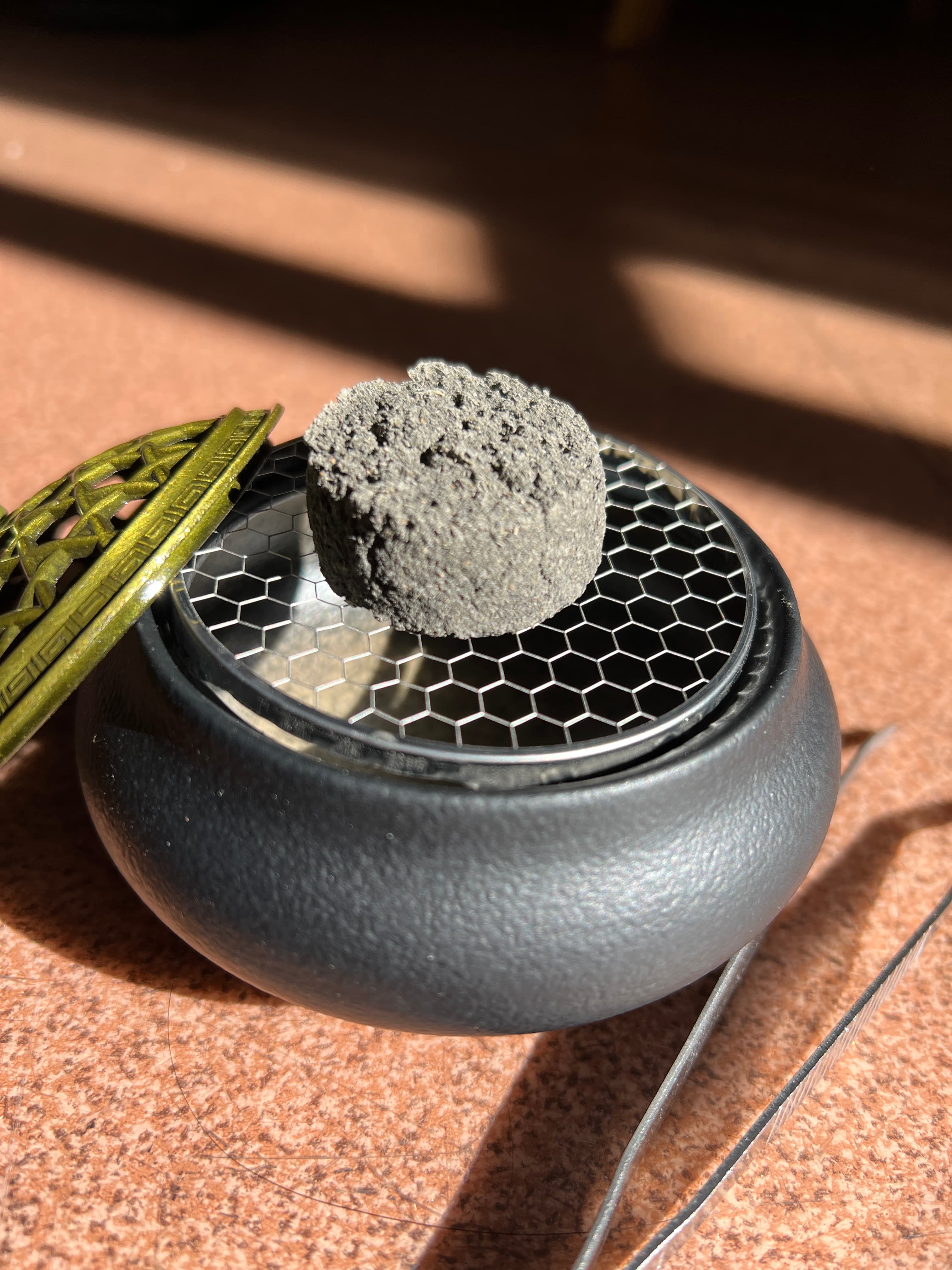 Charbons pour résines d'encens